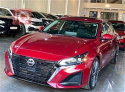 نيسان ألتيما